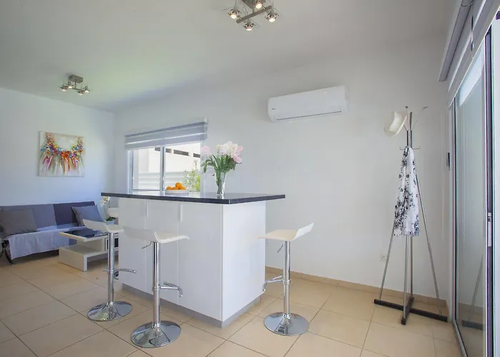 Anemoni 6 וילה פרוטאראס