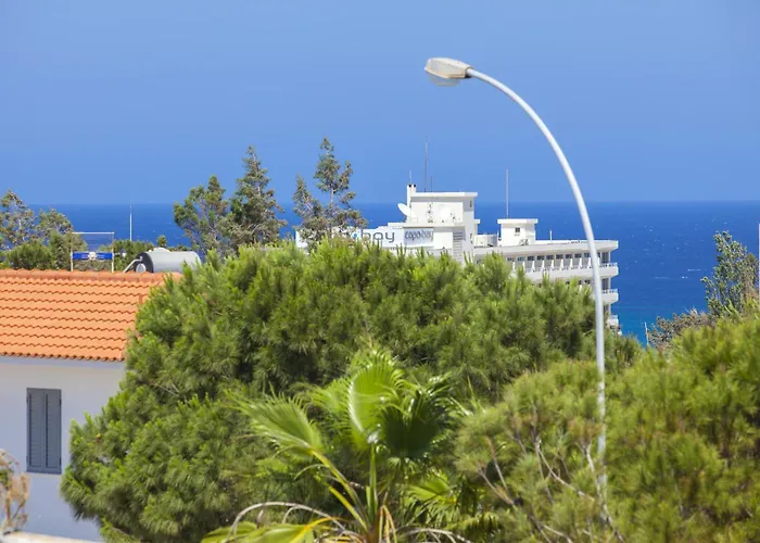 Anemoni 6 פרוטאראס