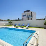 Anemoni 6 * Protaras